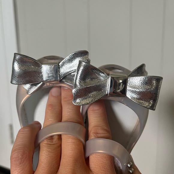 Mini Melissa Silver Bow Shoes - Picture 2 of 2